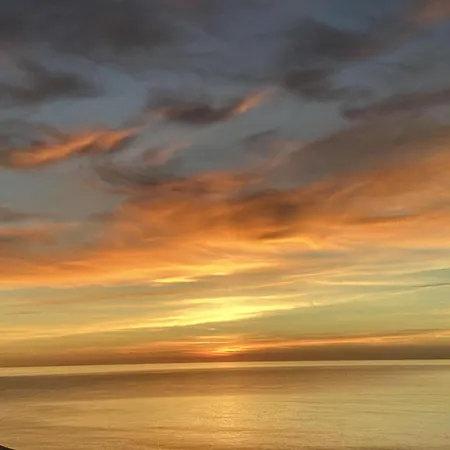 La Perla Del Mar 公寓 *